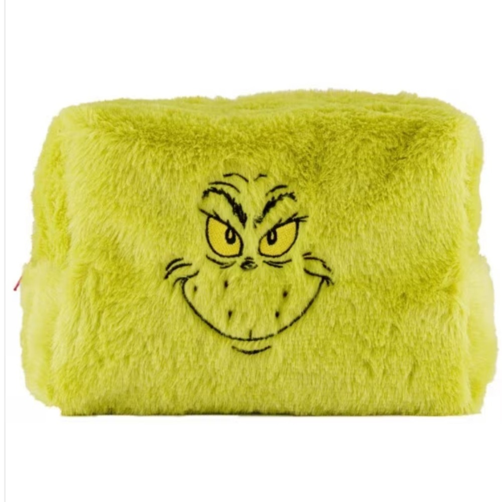The GRINCH Feeling Grinchy Fluffy Wash
Bag Set